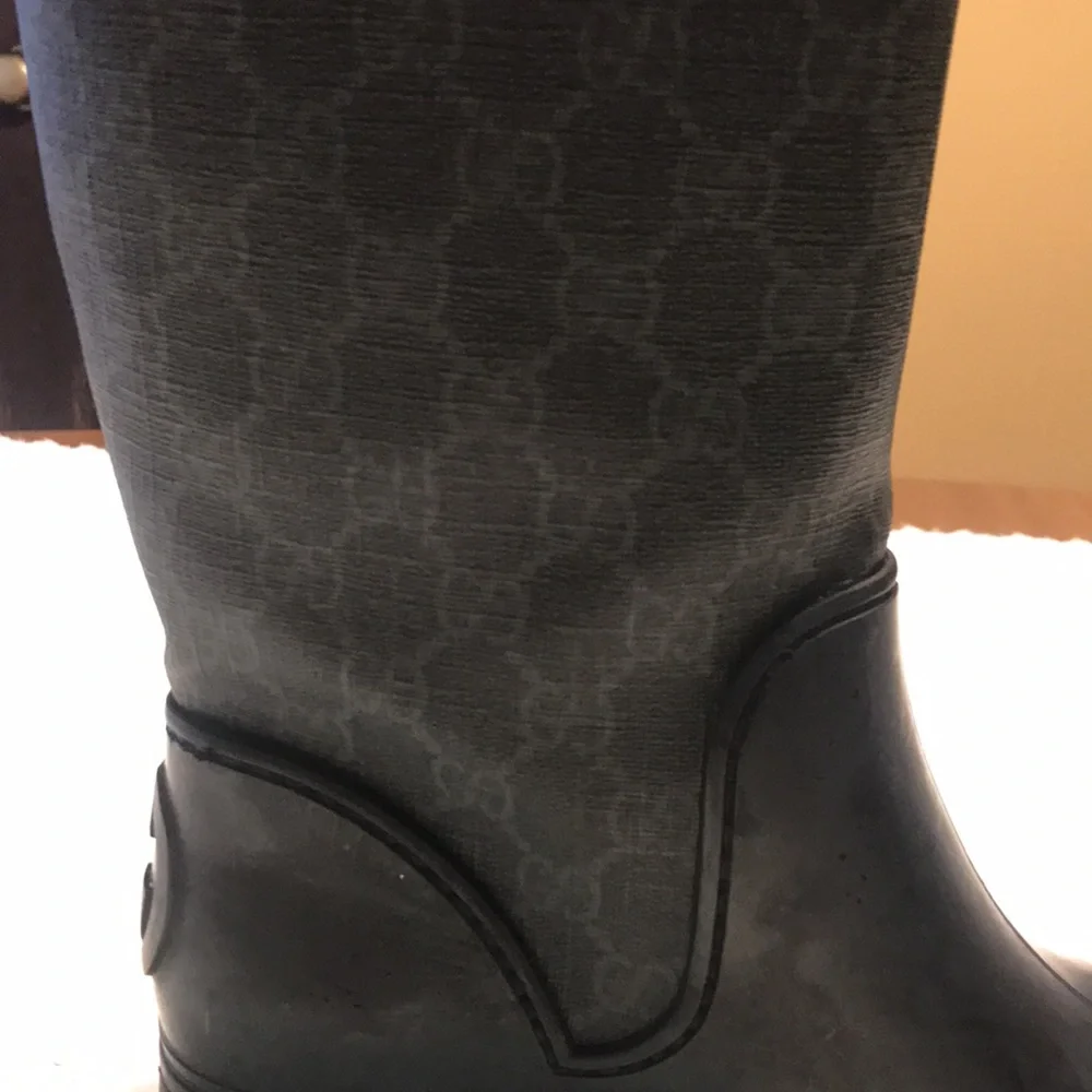 Black Rubber Gucci Boots - Picture 5 of 12